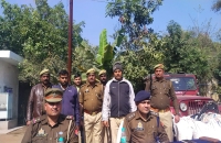 पुलिस ने आबकारी विभाग क्या बिगाड़ा खेल,,करीब तीन कुंतल अवैध भांग के साथ कार सहित दो तस्करों को दबोचा