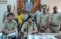 पुलिस ने 3 शातिर चोरों को गिरफ्तार कर बरामद किया लाखों का आभूषण