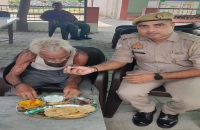 फिर दिखा पुलिस का मानवीय चेहरा