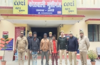 मुंशीगंज पुलिस द्वारा चोरी का खुलासा, चोरी की 05 अदद बैट्री के साथ 03 नफर अभियुक्त गिरफ्तार