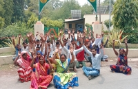 उद्यान विभाग एवं खाद प्रसंस्करण विभाग के कर्मचारी ने अपनी मांगो को लेकर धरना प्रदर्शन किया