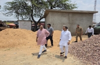 कागारौल बस स्टेशन का सांसद राजकुमार चाहर ने किया निरीक्षण